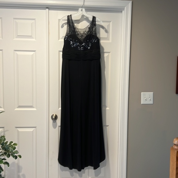 Cachet - Navy colored - formal dress with beads and sequins - Picture 4 of 7